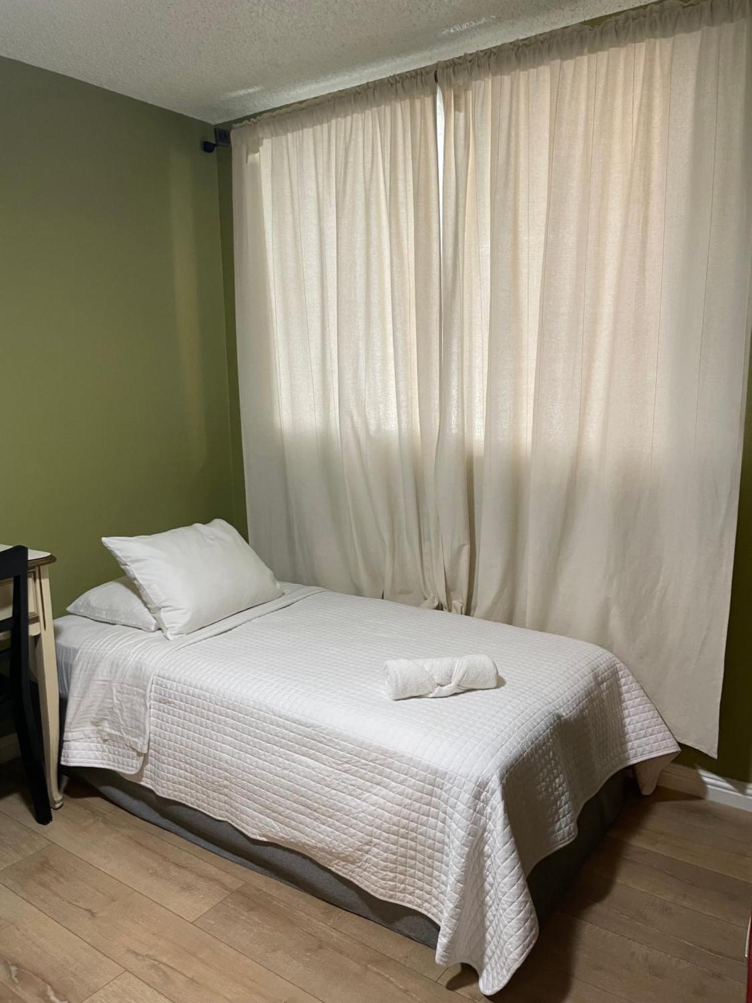 Small Private In With Free Strong Wifi!!! Hospedagem domiciliar Los Angeles