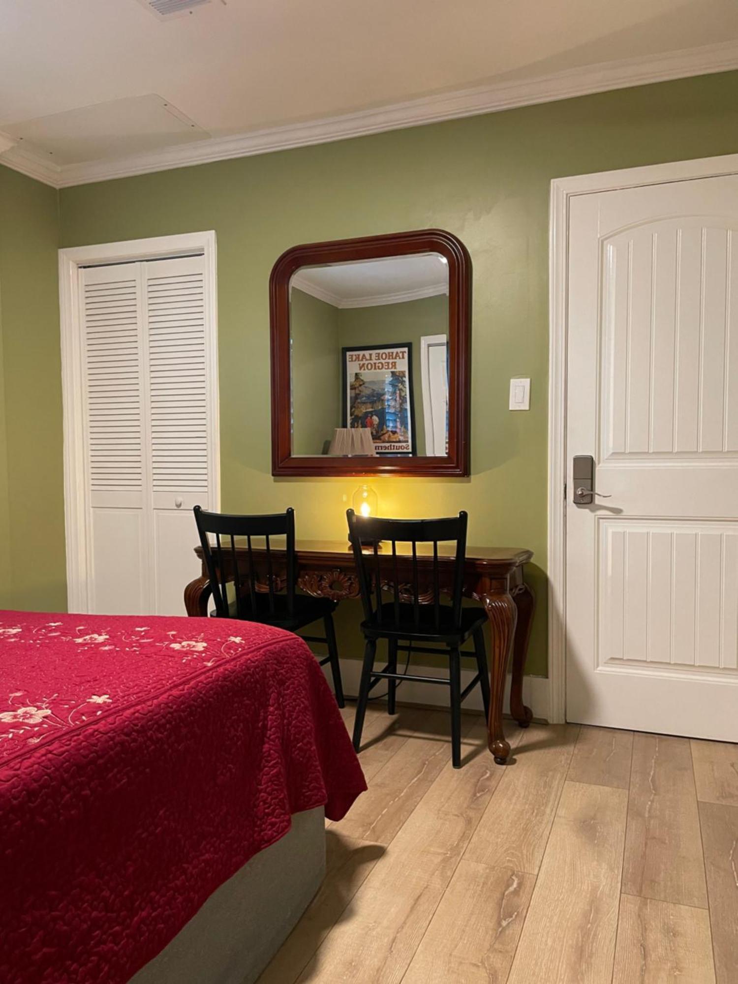 Small Private In With Free Strong Wifi!!!