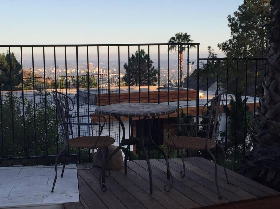 Luxe In Hollywood Hills- Modern Oasis, Pool 5 Min To Sunset Holiday home Los Angeles