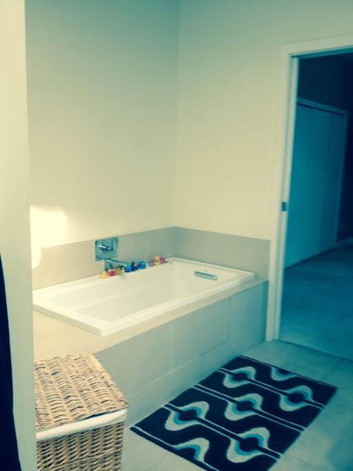 Holiday home Luxe In Hollywood Hills- Modern Oasis, Pool 5 Min To Sunset