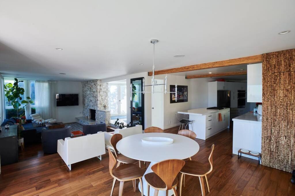 Luxe In Hollywood Hills- Modern Oasis, Pool 5 Min To Sunset Holiday home Los Angeles