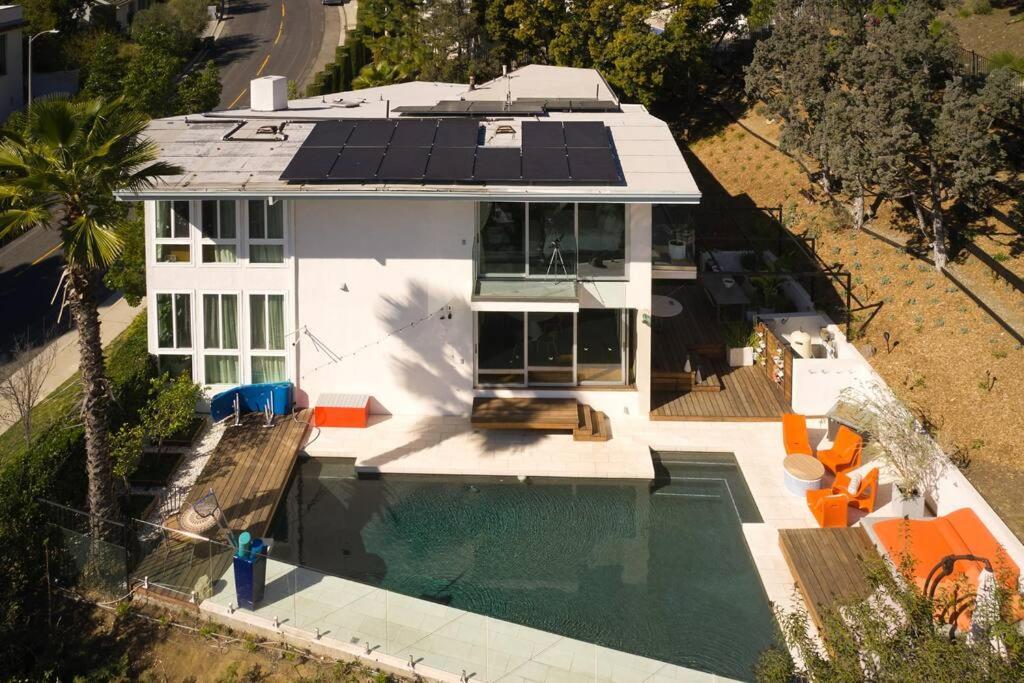 Luxe In Hollywood Hills- Modern Oasis, Pool 5 Min To Sunset Holiday home