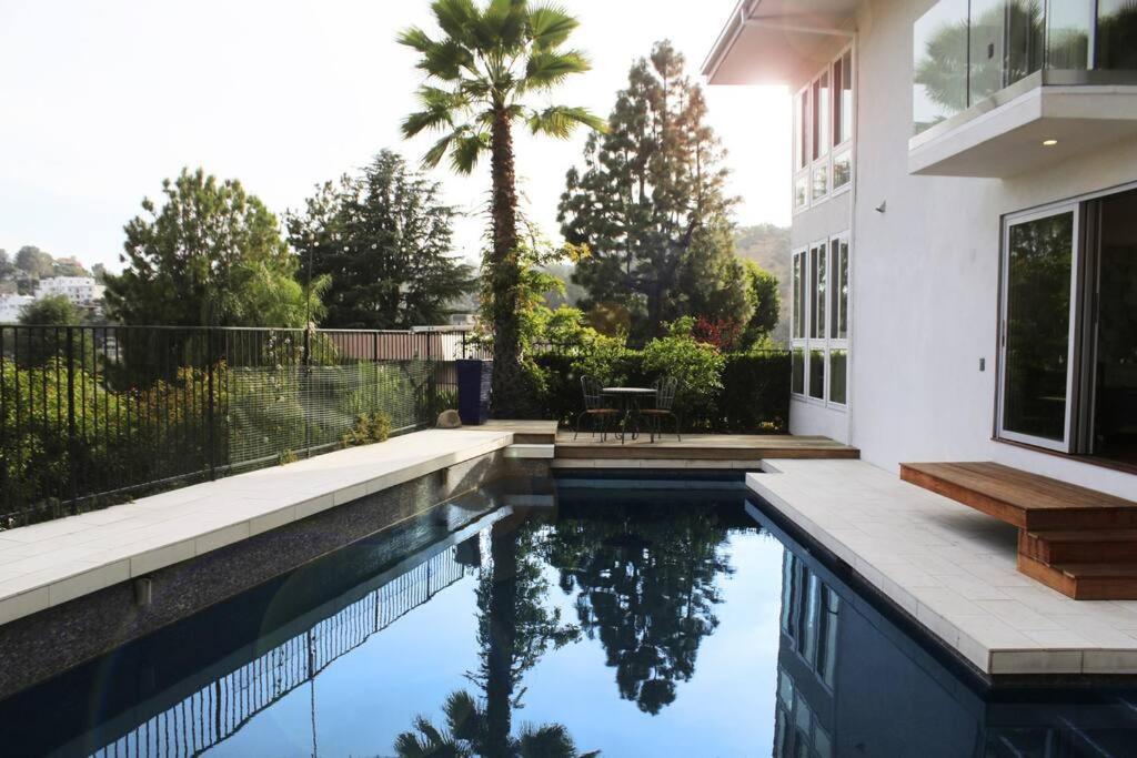 Luxe In Hollywood Hills- Modern Oasis, Pool 5 Min To Sunset Holiday home *