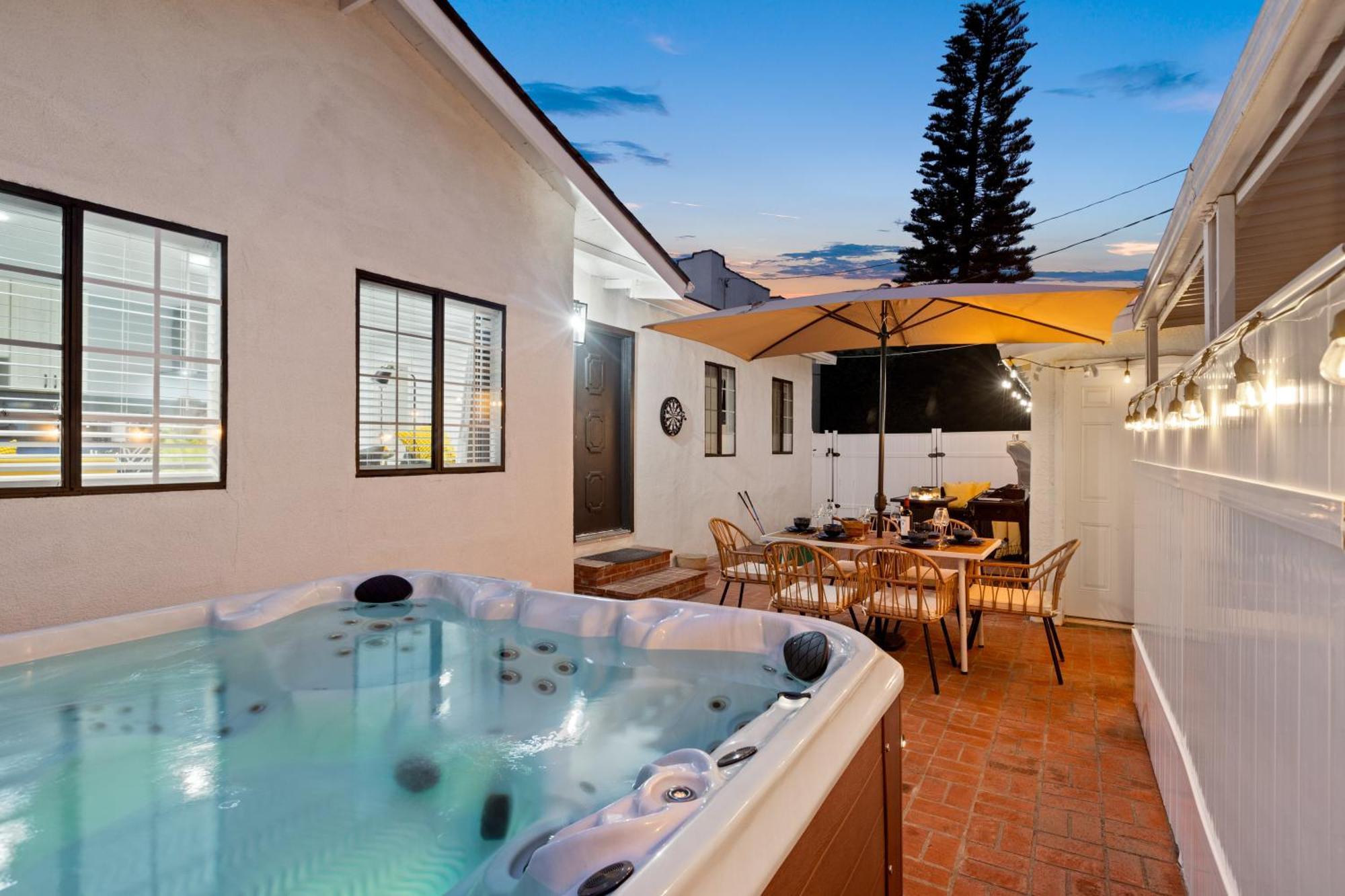 Luxury Oasis In Culver City! Free Parking And Jacuzzi Villa *