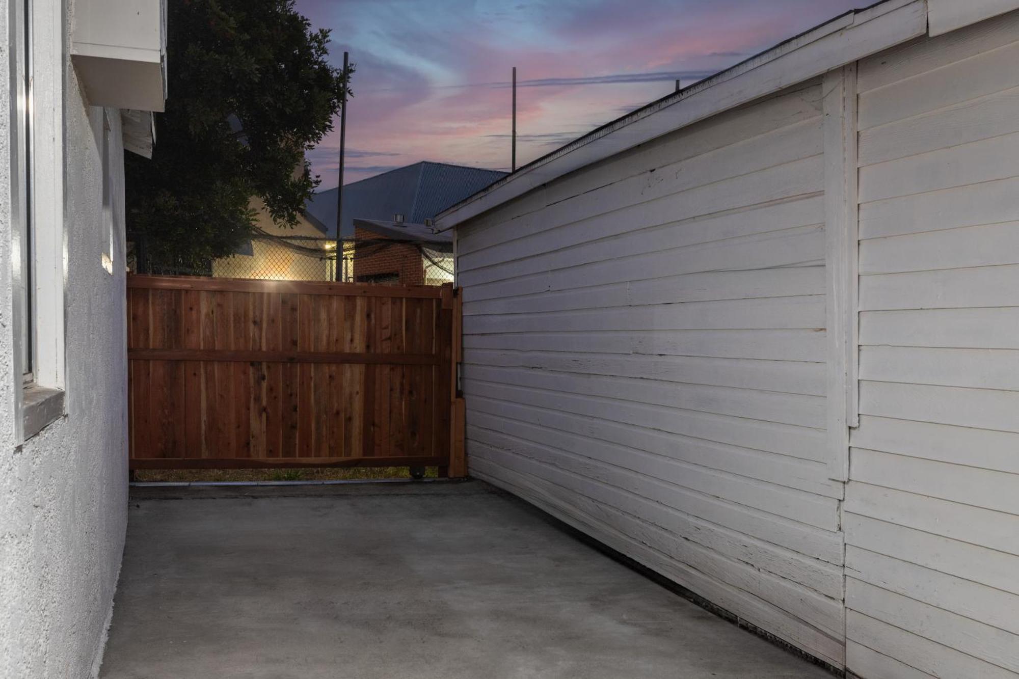 Villa Luxury Oasis In Culver City! Free Parking And Jacuzzi Los Angeles