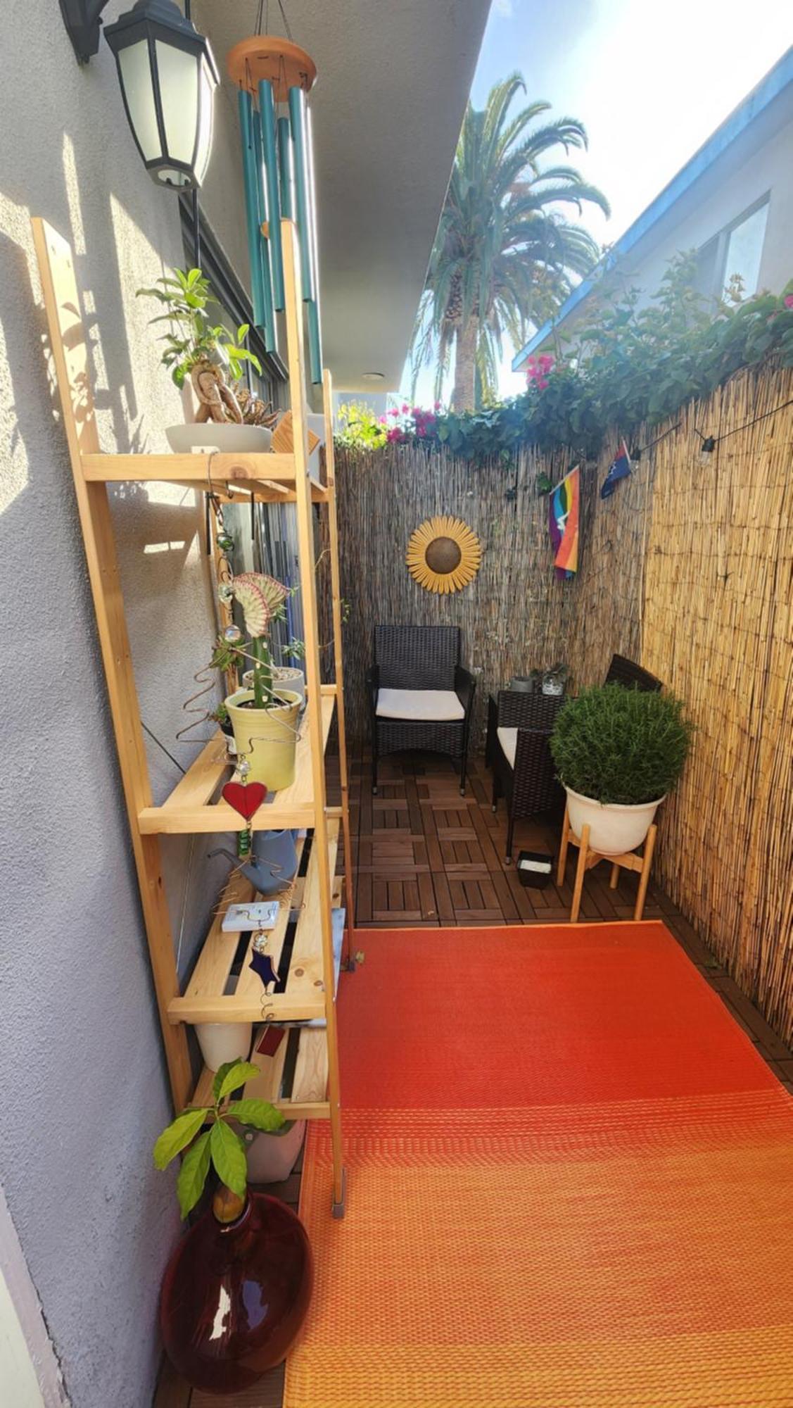 Cozy Private & Bath Central Location La Homestay