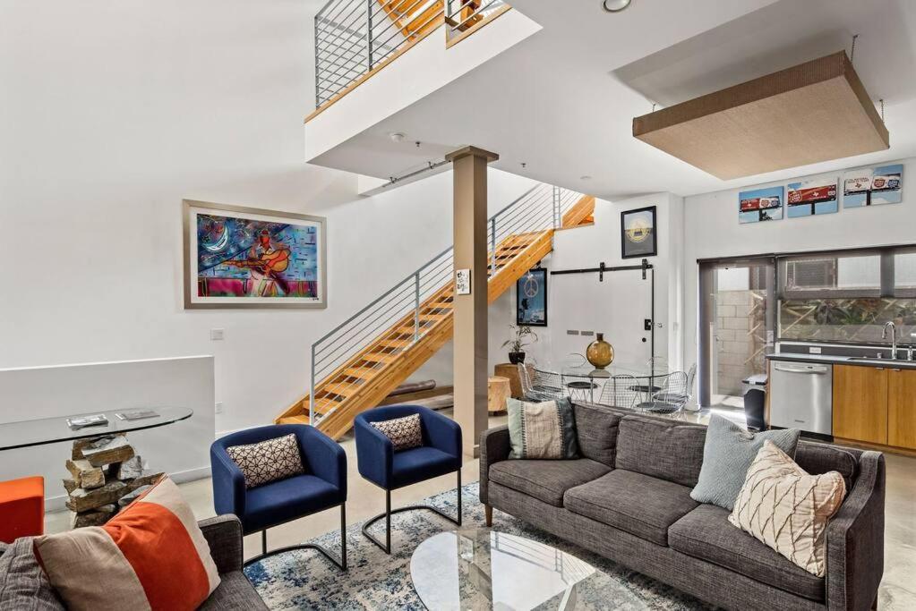 Luxurious 4-story Loft With Rooftop Perch * Los Angeles