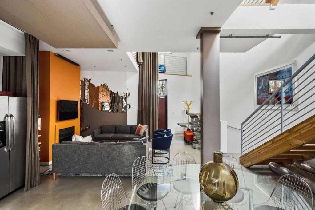 Luxurious 4-story Loft With Rooftop Perch Holiday home *