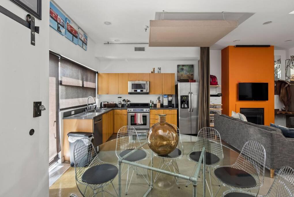 Holiday home Luxurious 4-story Loft With Rooftop Perch