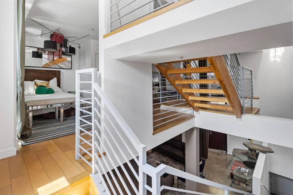 Luxurious 4-story Loft With Rooftop Perch Holiday home *
