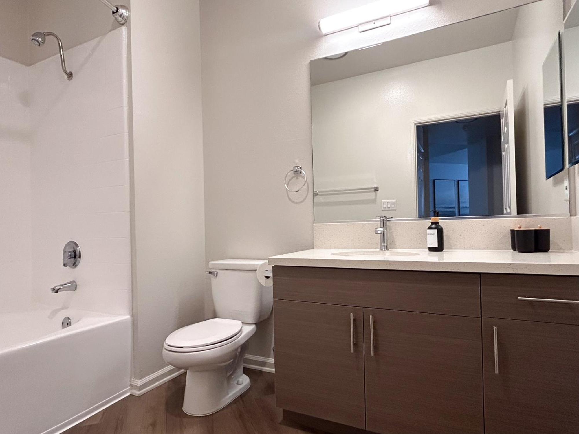 Lux 3bd 2ba With Pool And Gym Near Venice Apartment