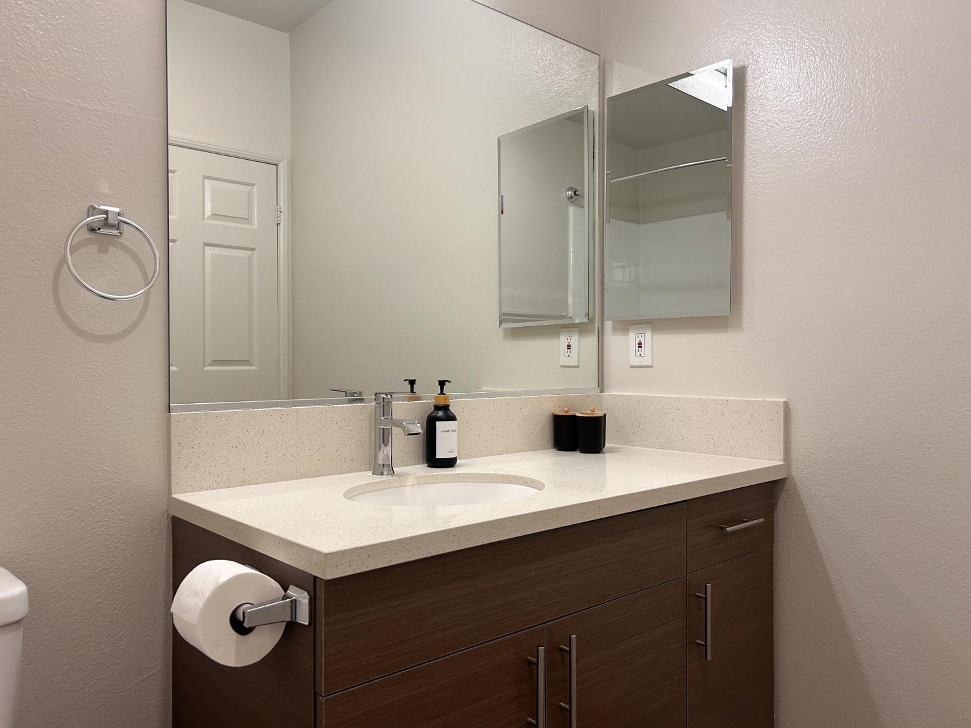 Lux 3bd 2ba With Pool And Gym Near Venice Los Angeles