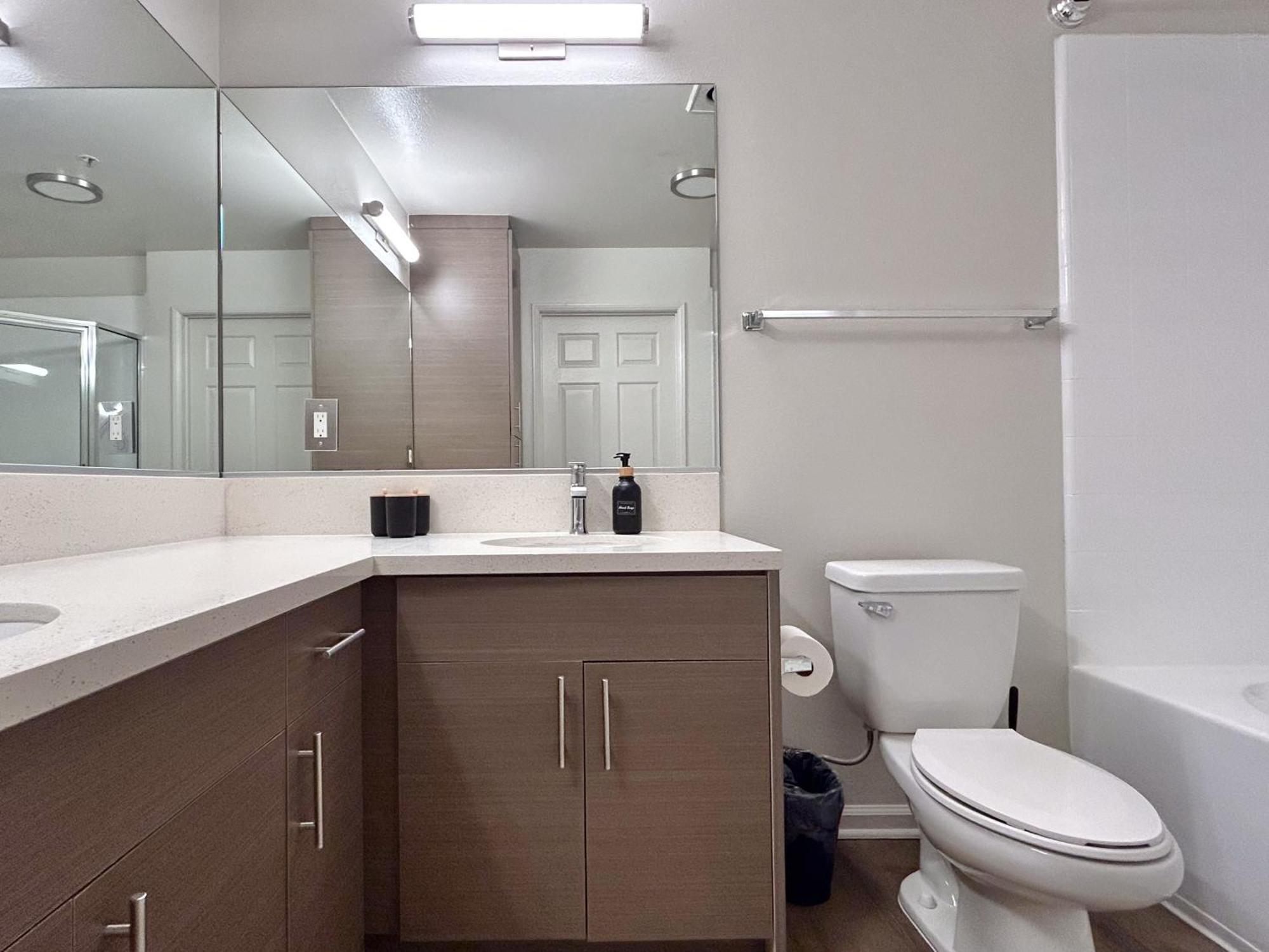 Lux 3bd 2ba With Pool And Gym Near Venice