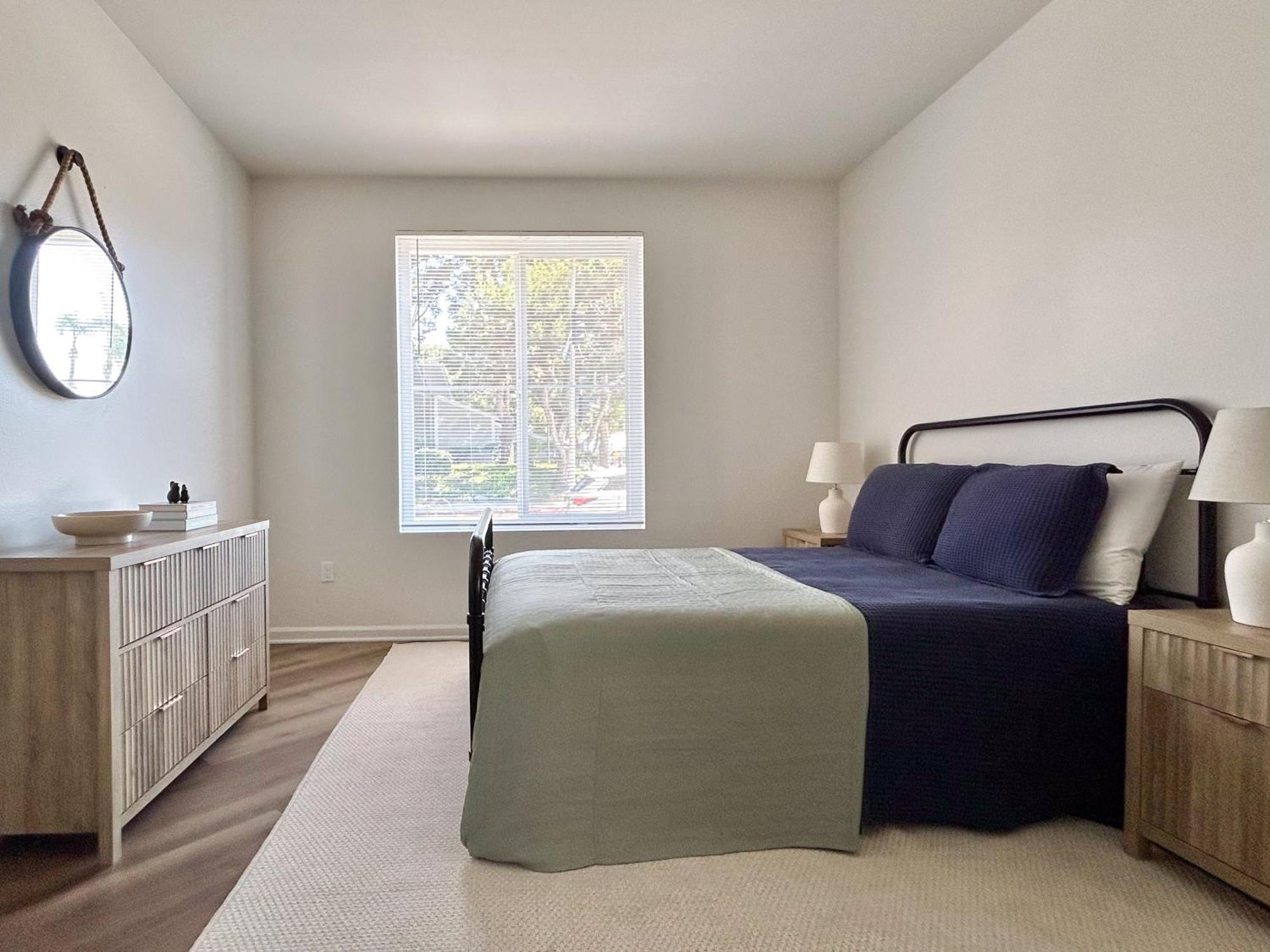 Lux 3bd 2ba With Pool And Gym Near Venice *