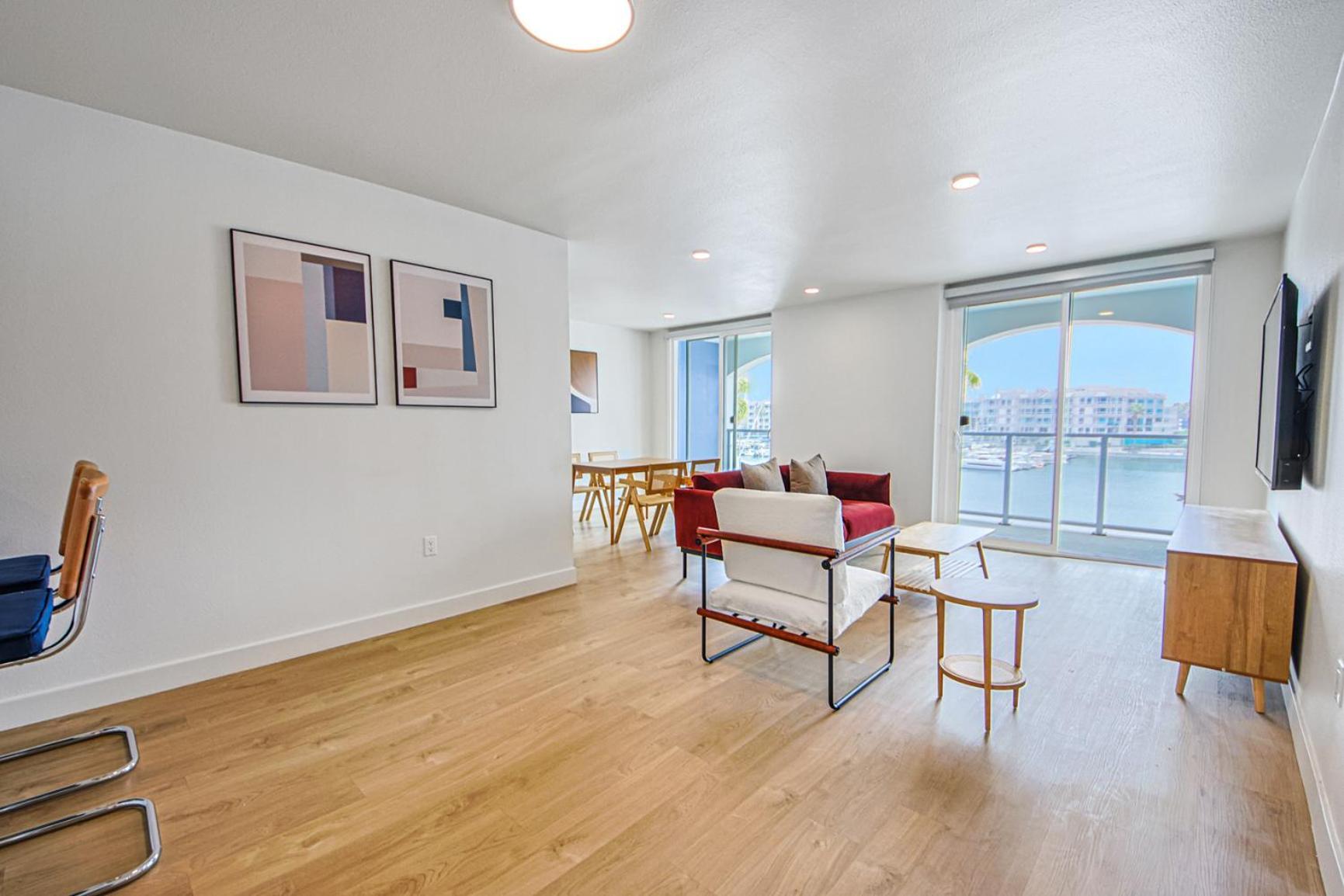 Apartment Bright & Airy 2 Bed 2 Bath Haven Los Angeles