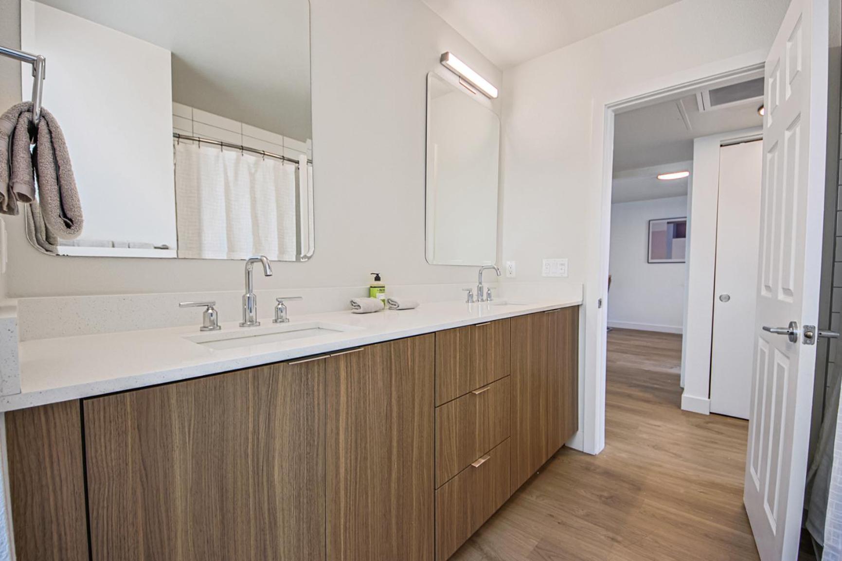 Apartment Bright & Airy 2 Bed 2 Bath Haven
