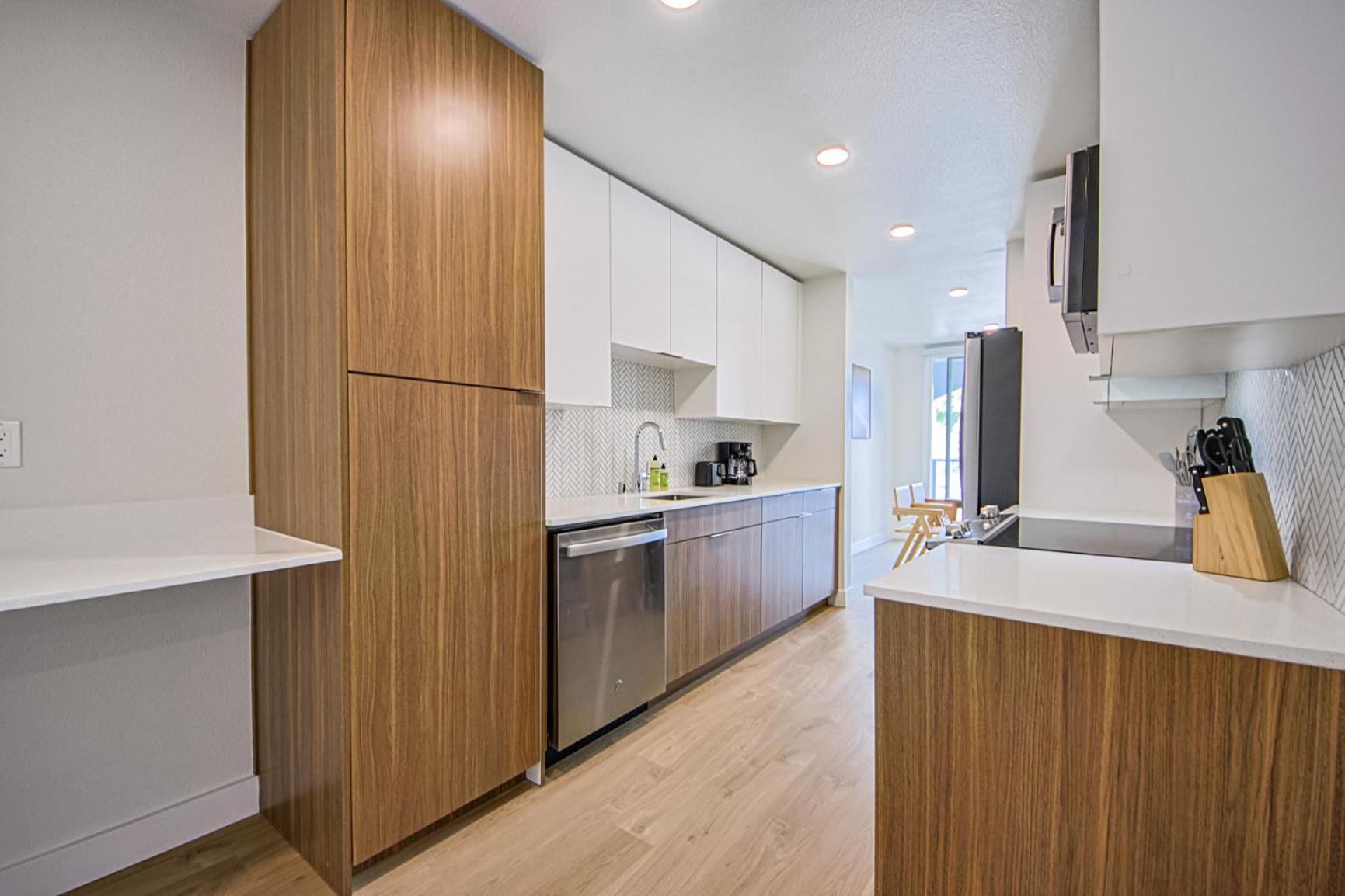 Apartment Bright & Airy 2 Bed 2 Bath Haven *