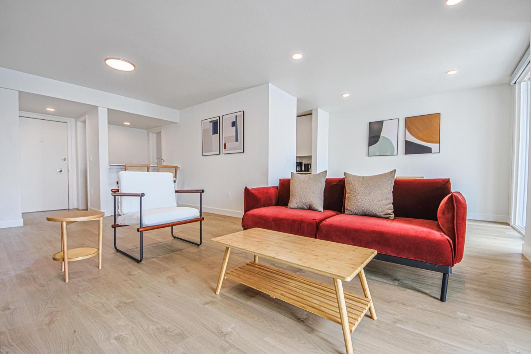 Bright & Airy 2 Bed 2 Bath Haven Apartment Los Angeles