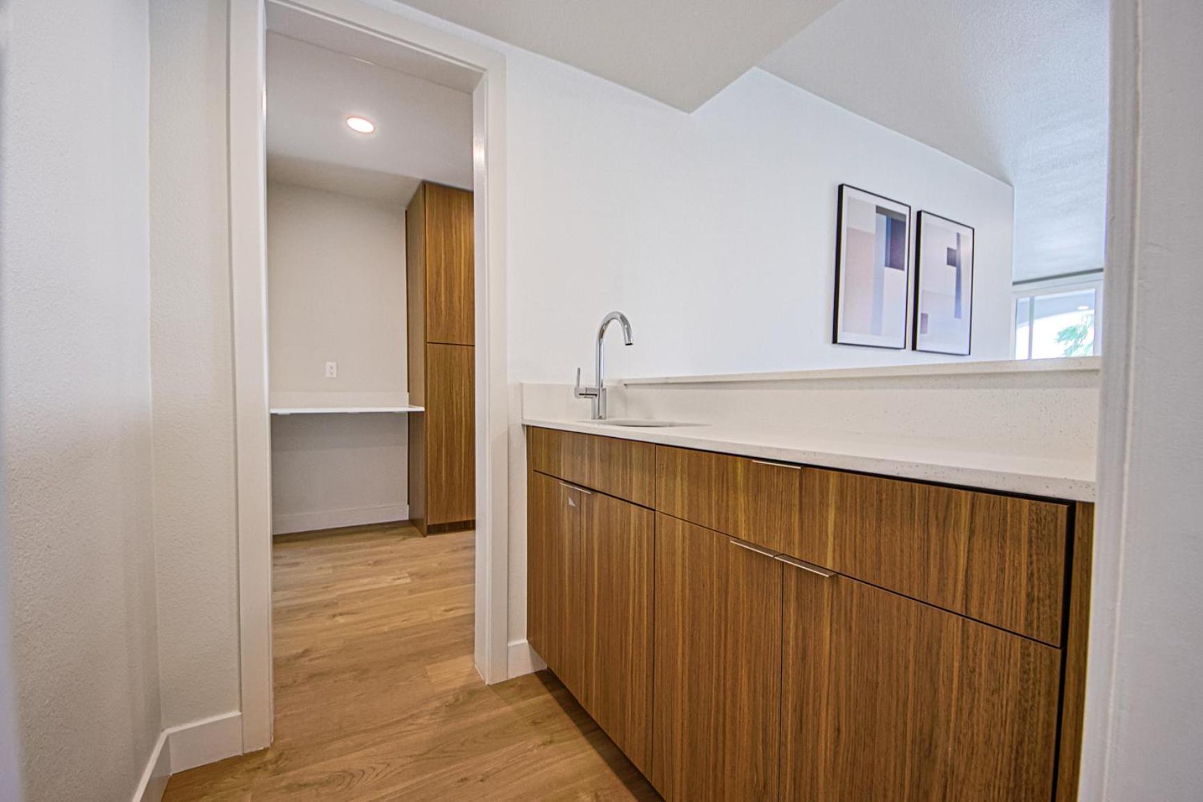 Apartment Bright & Airy 2 Bed 2 Bath Haven Los Angeles
