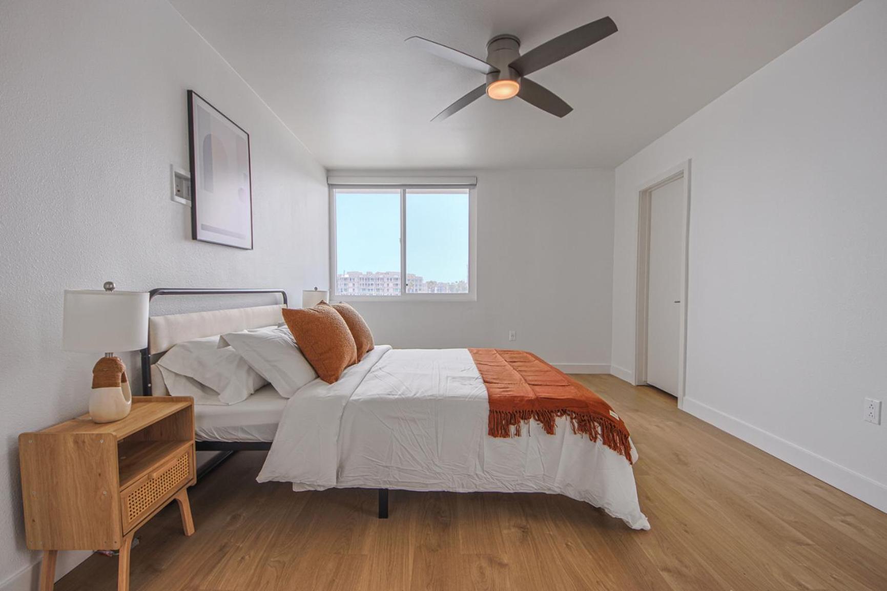 Bright & Airy 2 Bed 2 Bath Haven *