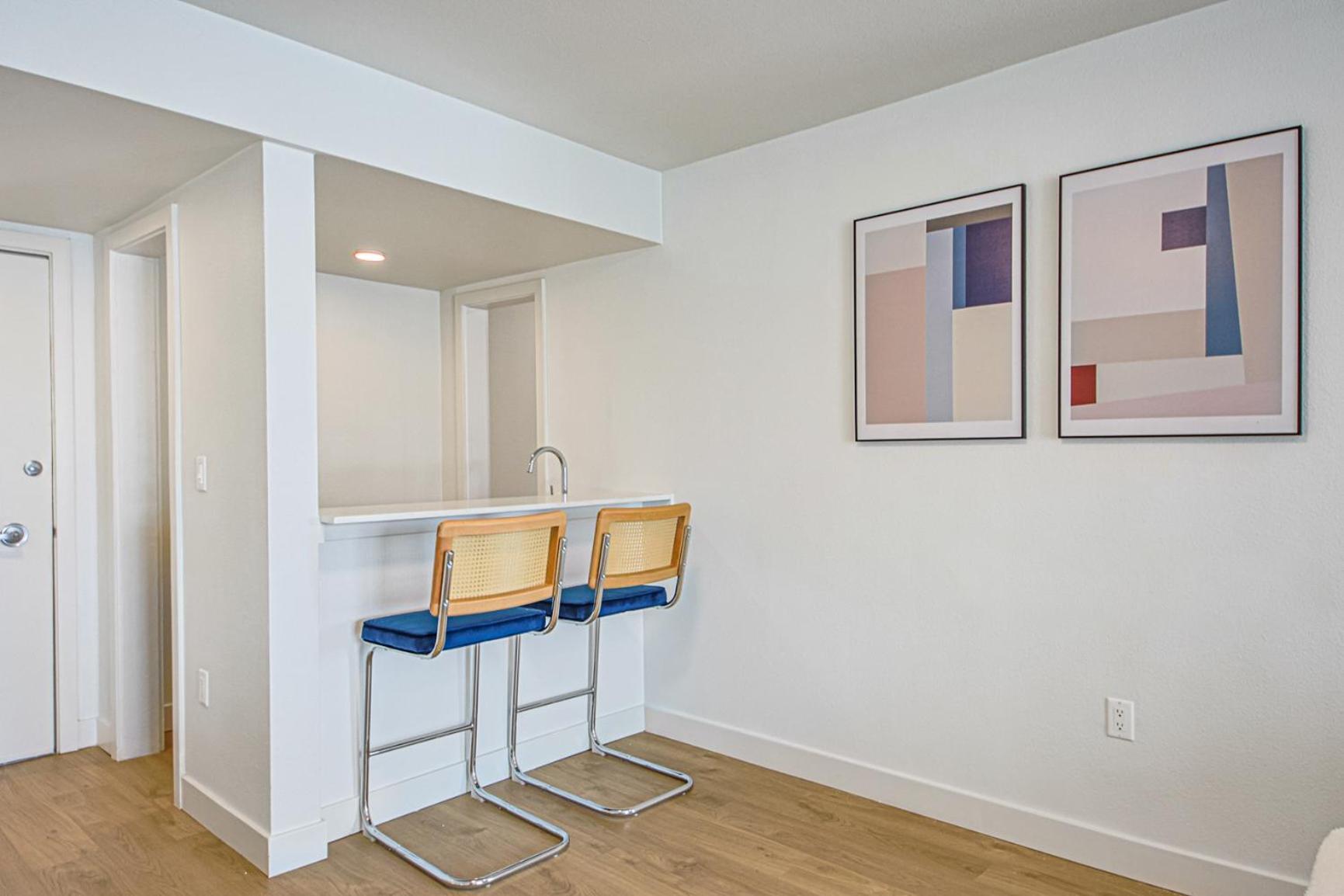 Bright & Airy 2 Bed 2 Bath Haven Los Angeles