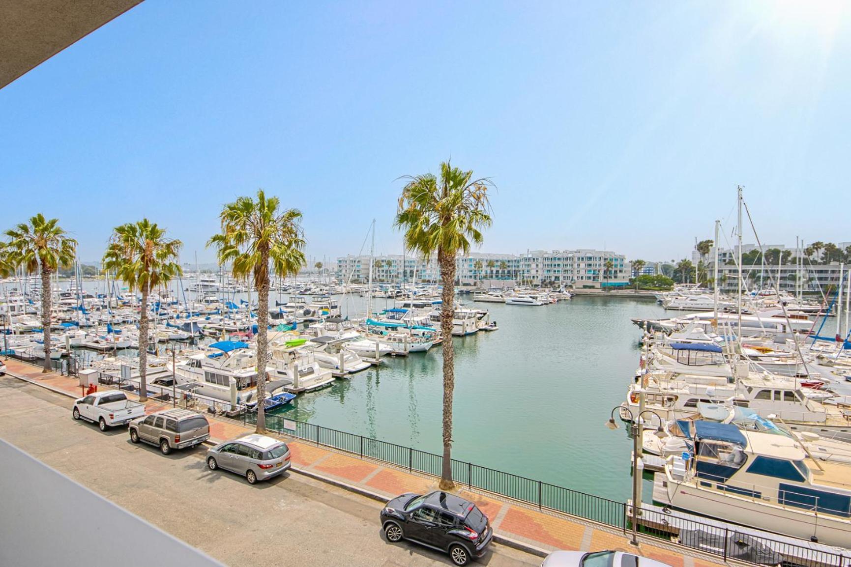 Apartment Bright & Airy 2 Bed 2 Bath Haven *