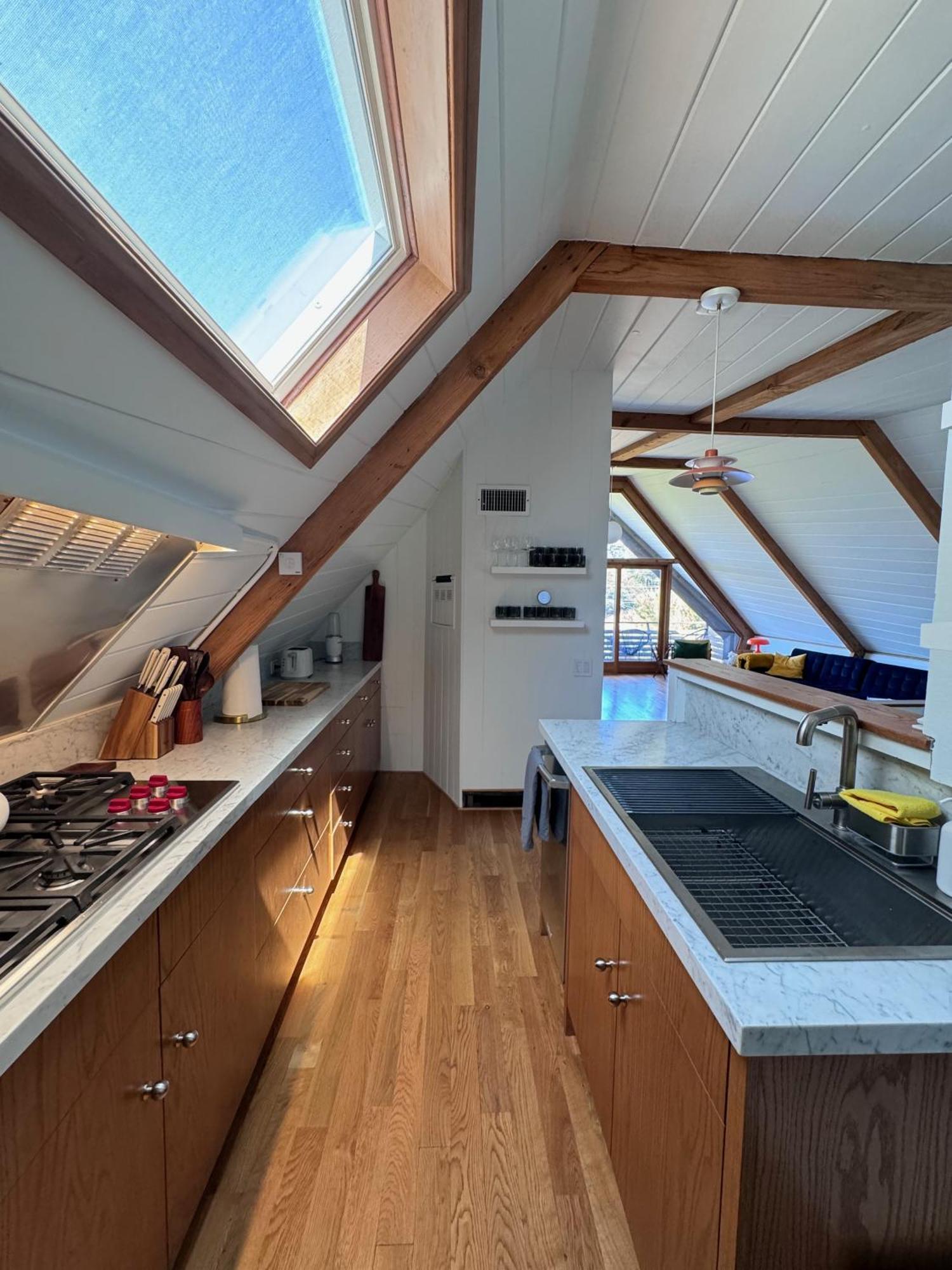 Iconic Gesner Boat House With View Of The Hollywood Sign Holiday home *