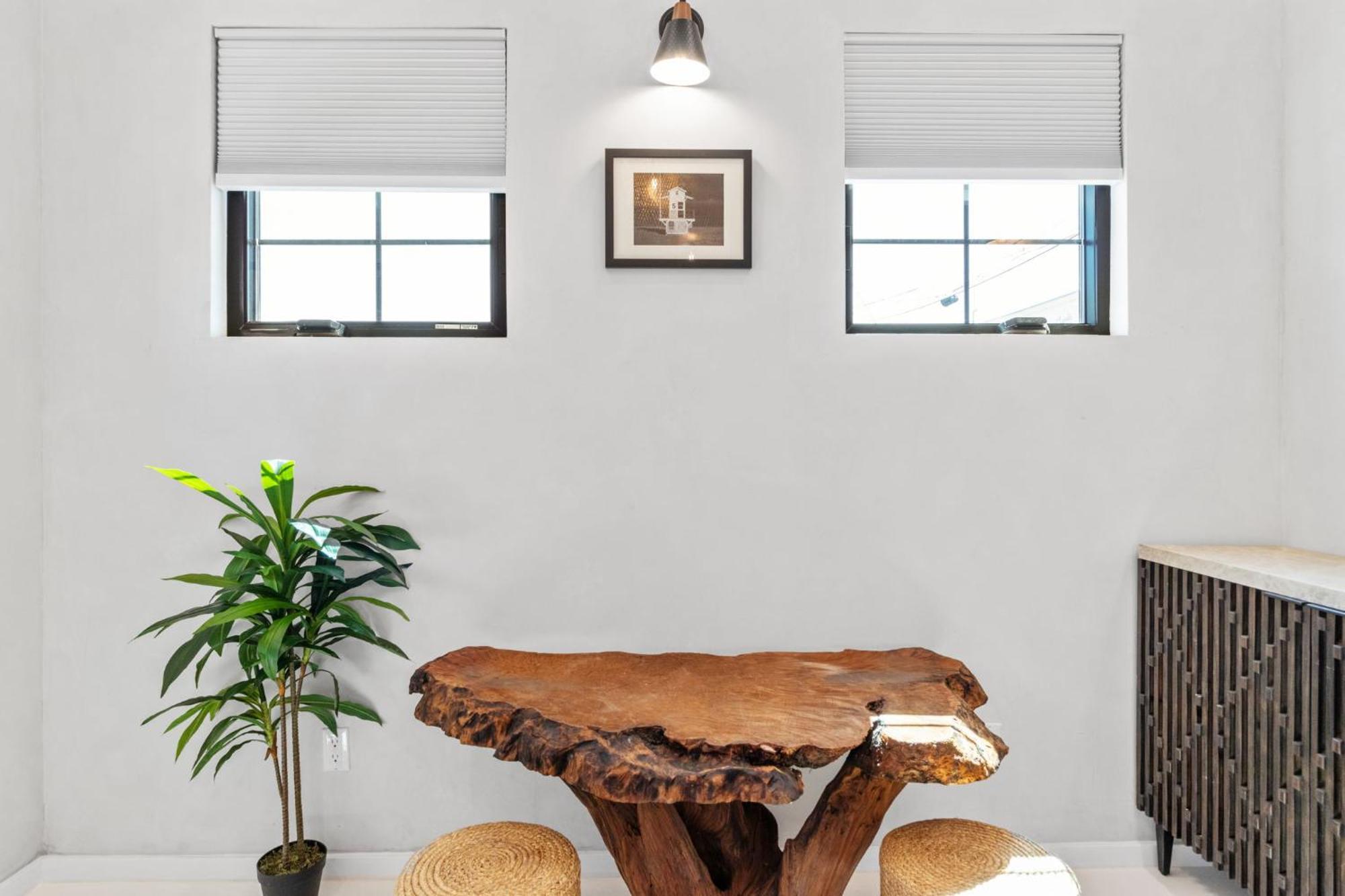 Couch Surfer Apartment
