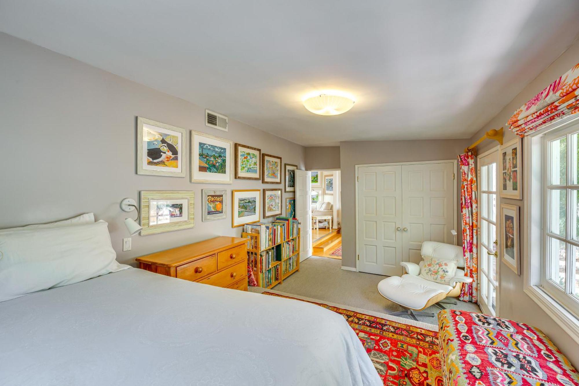 Vibrant With Patio - Near Santa Monica Pier! *