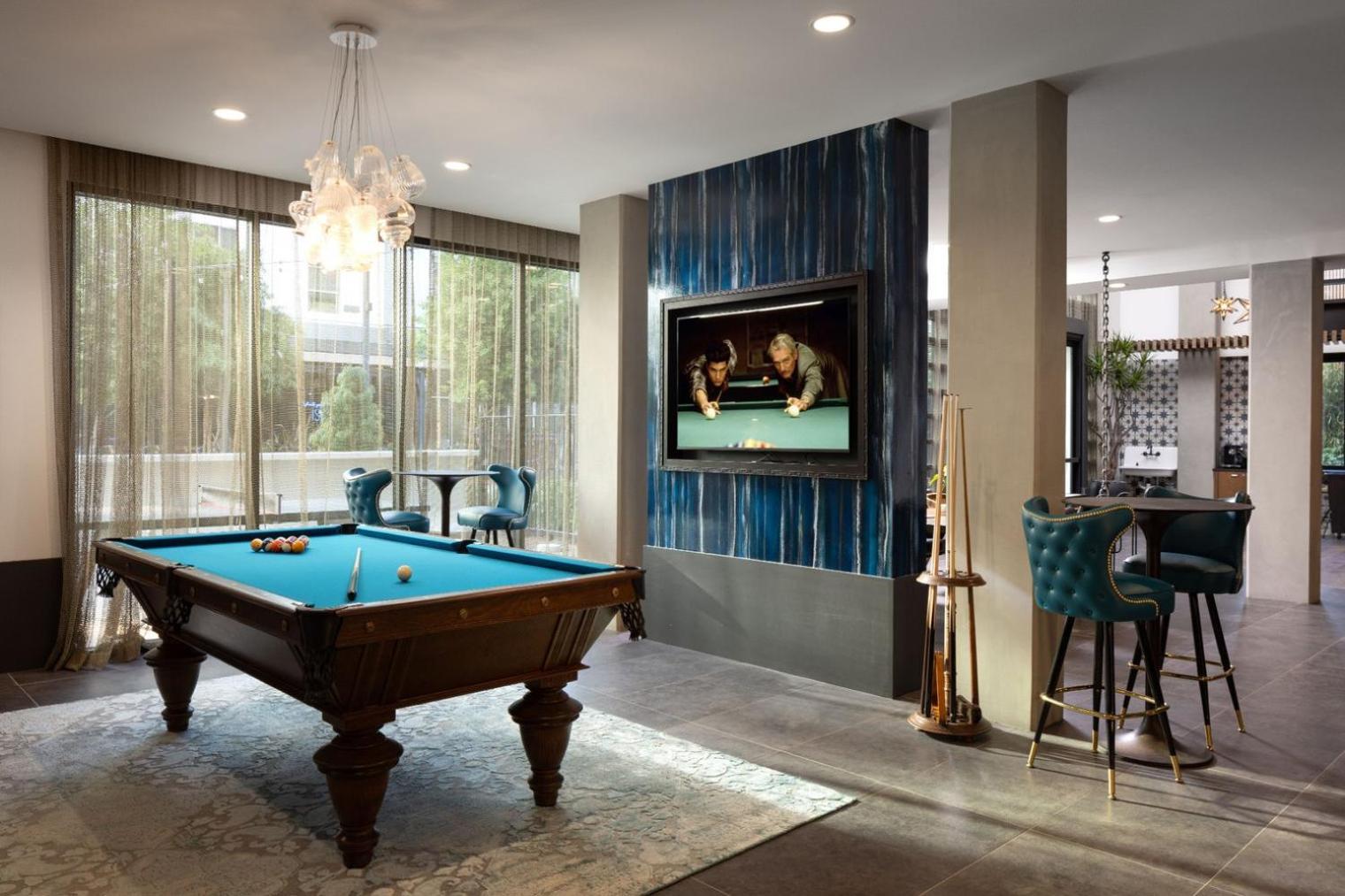 Blueground Long Pool Gym Nr Lax-1263 * Los Angeles