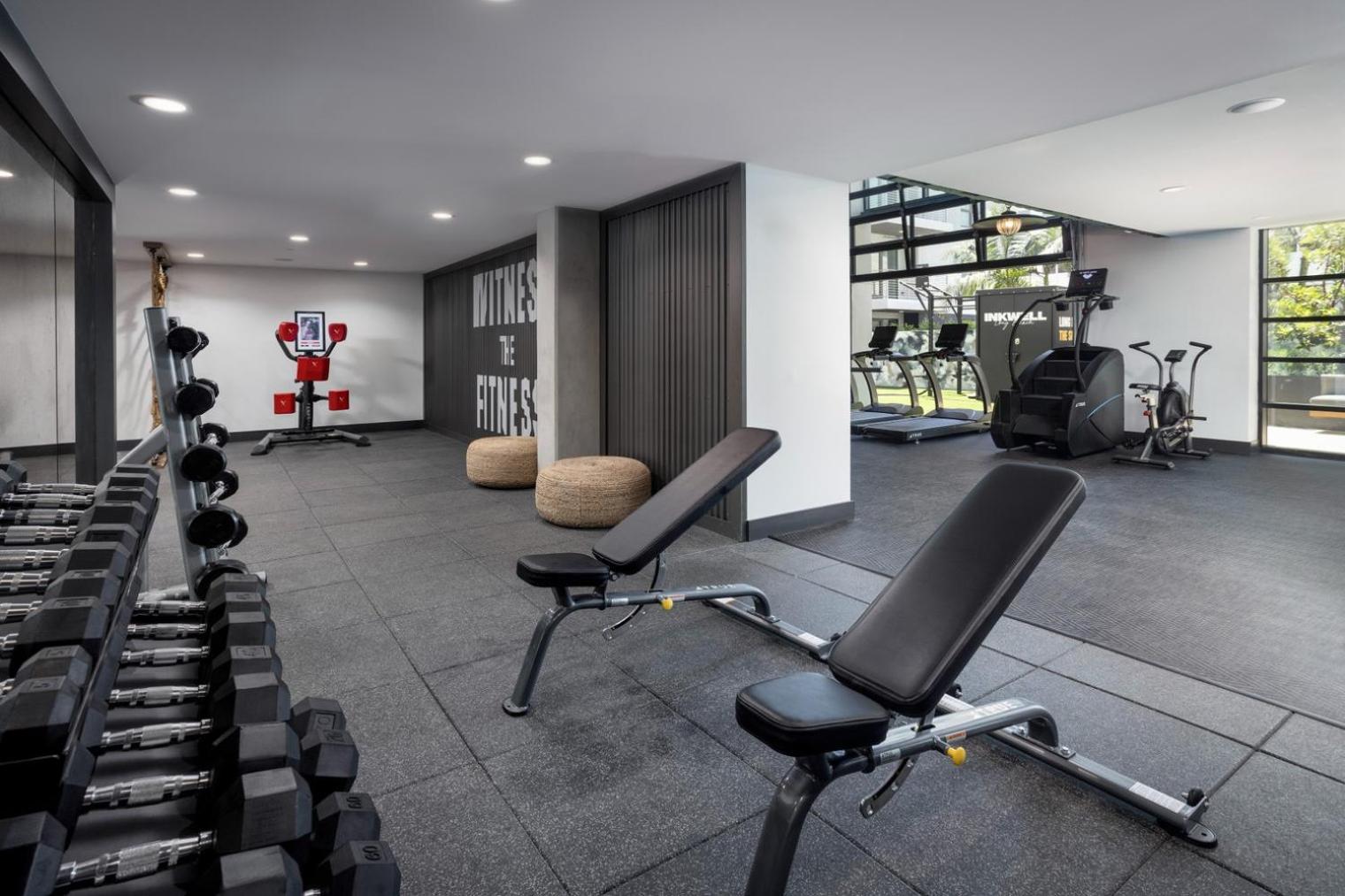 Blueground Long Pool Gym Nr Lax-1263 Apartment *