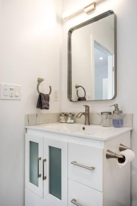 Holiday home Adorable 2br-2ba House With Ev & Free Parking And Family Friendly In Angeles *