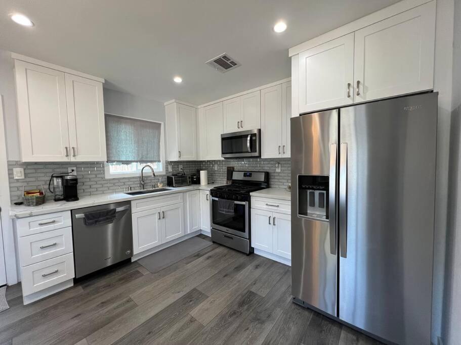 Adorable 2br-2ba House With Ev & Free Parking And Family Friendly In Angeles Los Angeles
