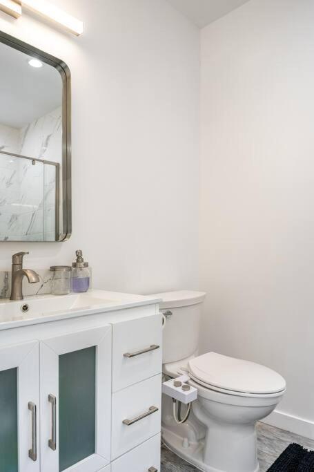 Holiday home Adorable 2br-2ba House With Ev & Free Parking And Family Friendly In Angeles Los Angeles