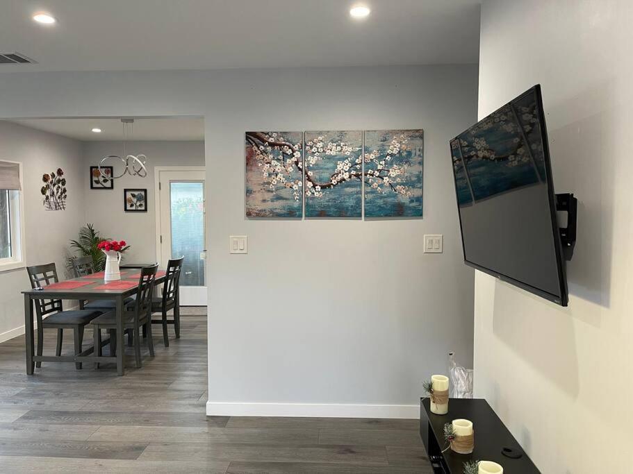 Adorable 2br-2ba House With Ev & Free Parking And Family Friendly In Angeles *