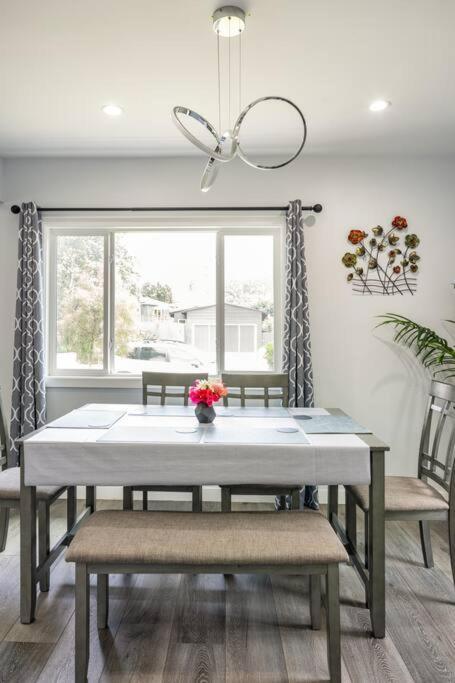 Adorable 2br-2ba House With Ev & Free Parking And Family Friendly In Angeles Los Angeles