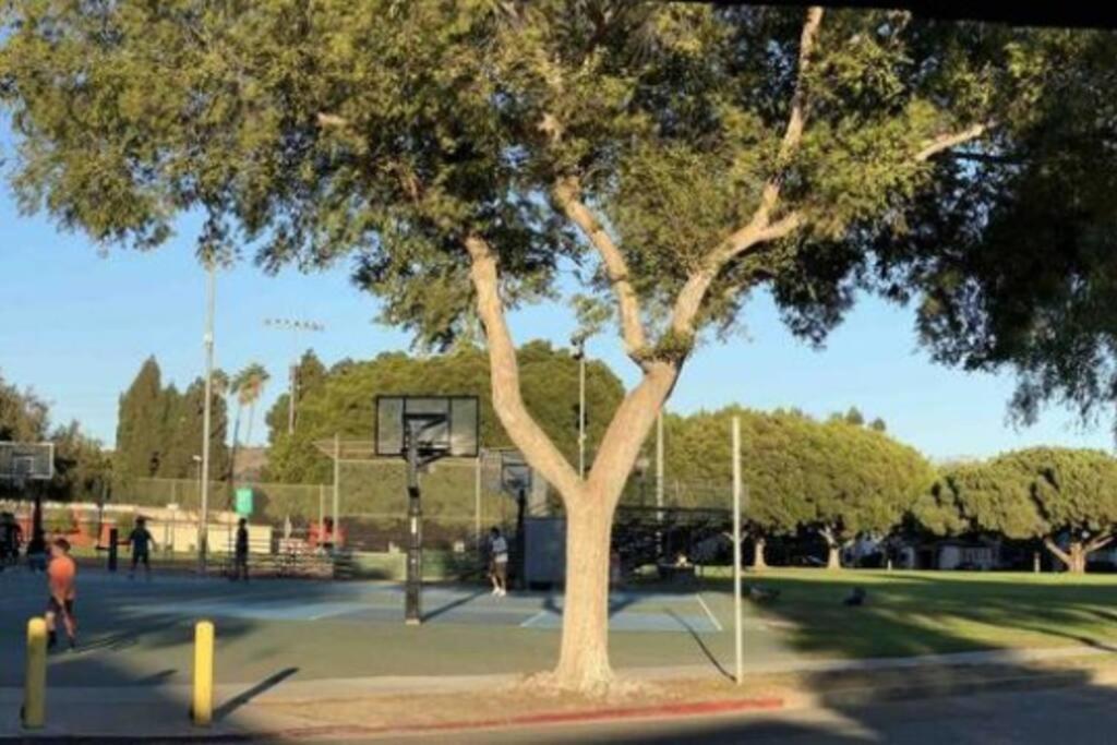 Holiday home Adorable 2br-2ba House With Ev & Free Parking And Family Friendly In Angeles