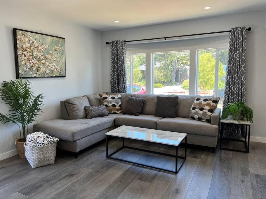 Adorable 2br-2ba House With Ev & Free Parking And Family Friendly In Angeles Los Angeles