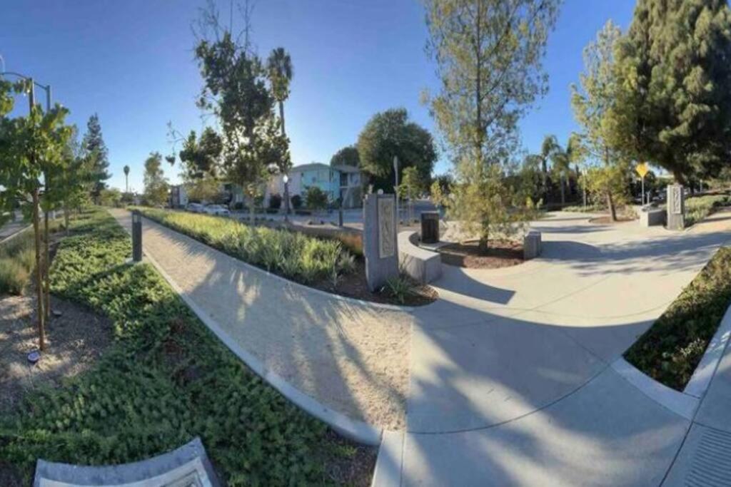 Adorable 2br-2ba House With Ev & Free Parking And Family Friendly In Angeles Holiday home