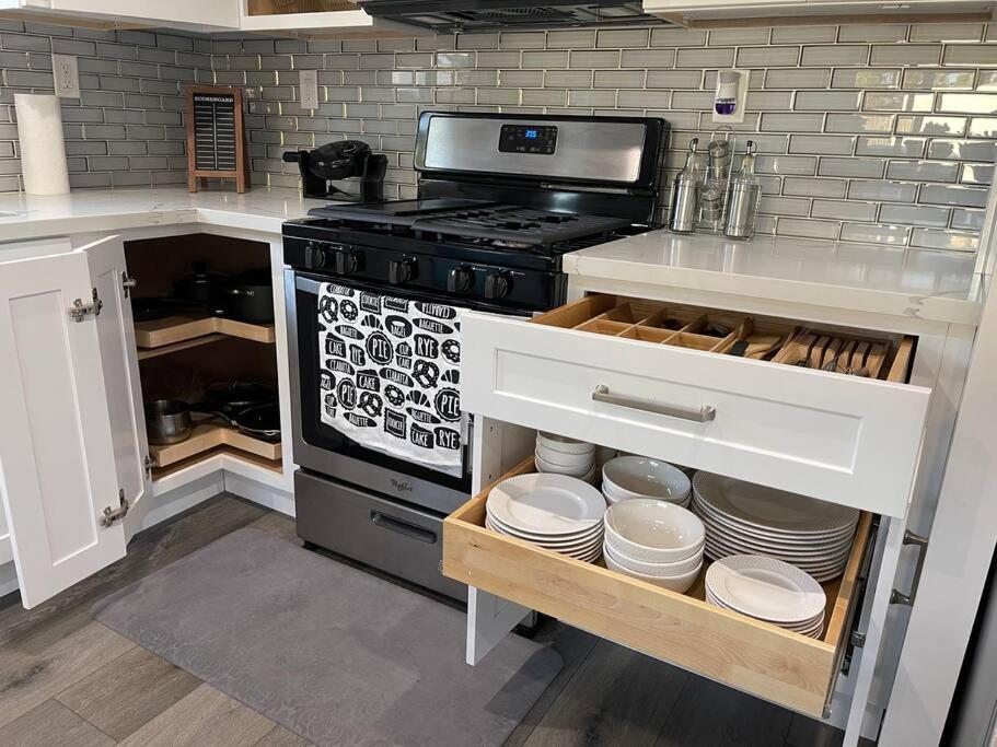 Adorable 2br-2ba House With Ev & Free Parking And Family Friendly In Angeles * Los Angeles