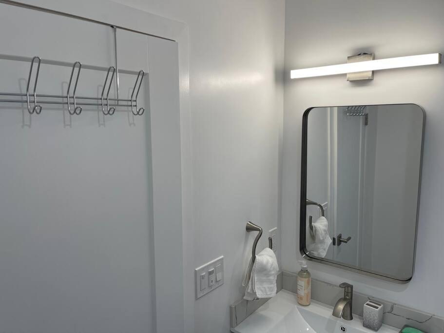 Adorable 2br-2ba House With Ev & Free Parking And Family Friendly In Angeles Holiday home Los Angeles