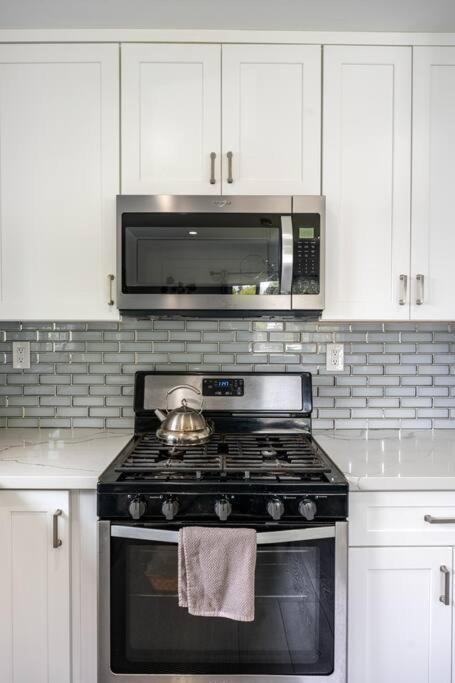 Adorable 2br-2ba House With Ev & Free Parking And Family Friendly In Angeles *