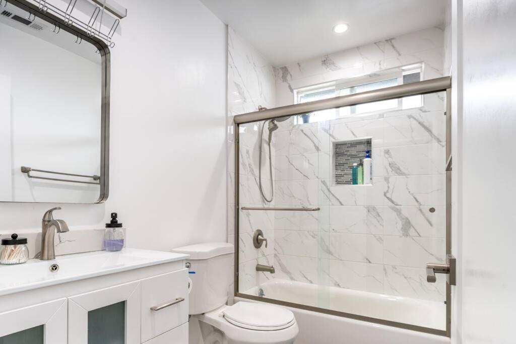 Adorable 2br-2ba House With Ev & Free Parking And Family Friendly In Angeles
