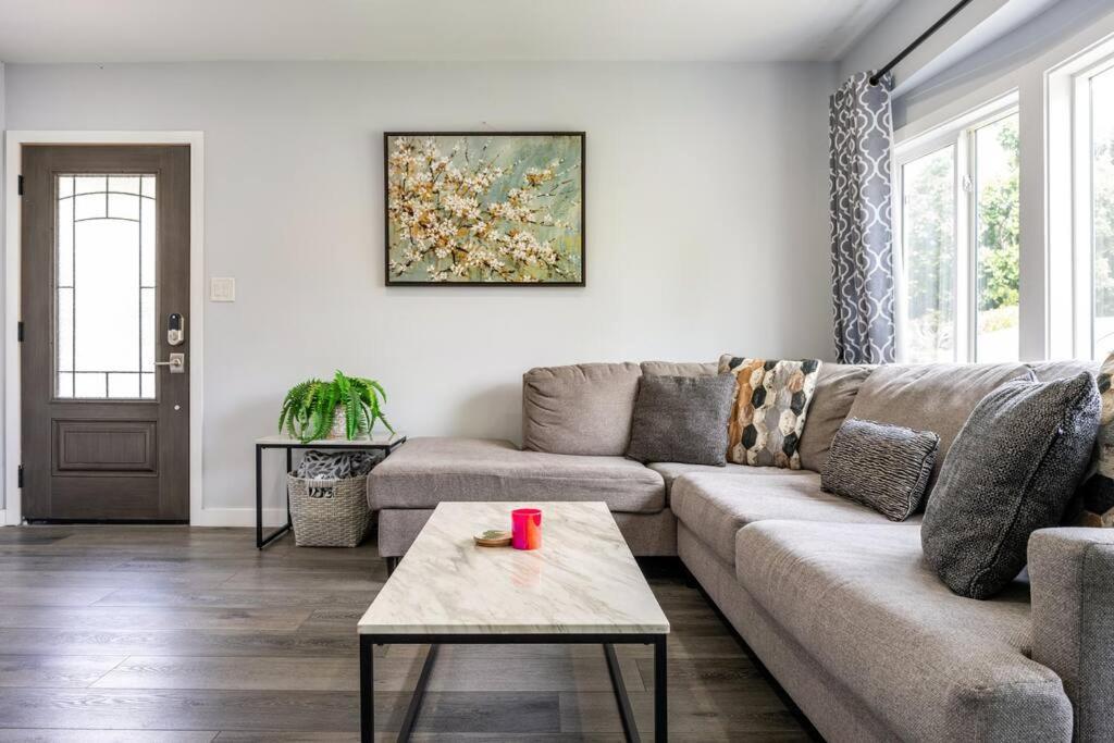 Adorable 2br-2ba House With Ev & Free Parking And Family Friendly In Angeles Los Angeles