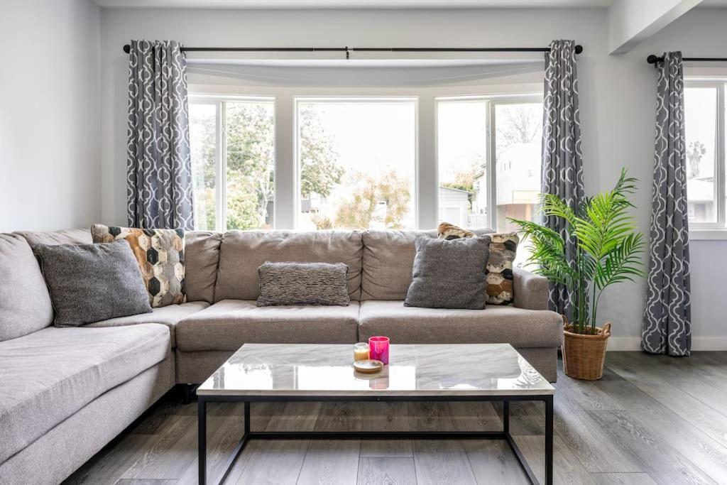 Adorable 2br-2ba House With Ev & Free Parking And Family Friendly In Angeles Holiday home Los Angeles