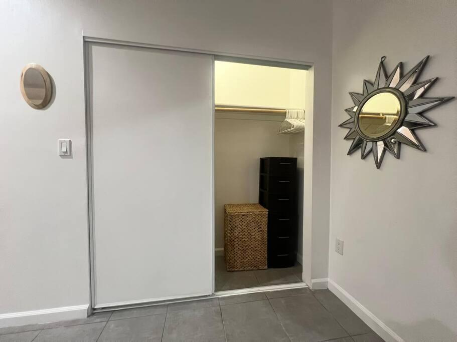Great Private In Noho * Los Angeles