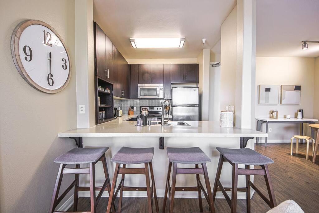 Outstanding 2bdr Near Venice - Gym-pool-free Parking *