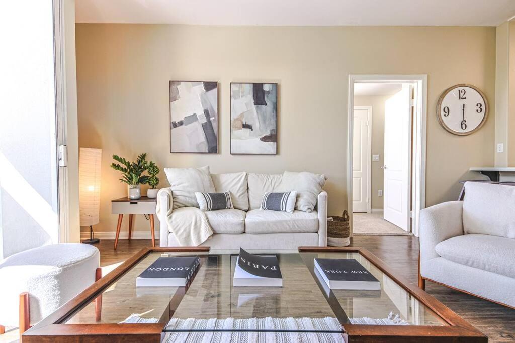 Apartment Outstanding 2bdr Near Venice - Gym-pool-free Parking *