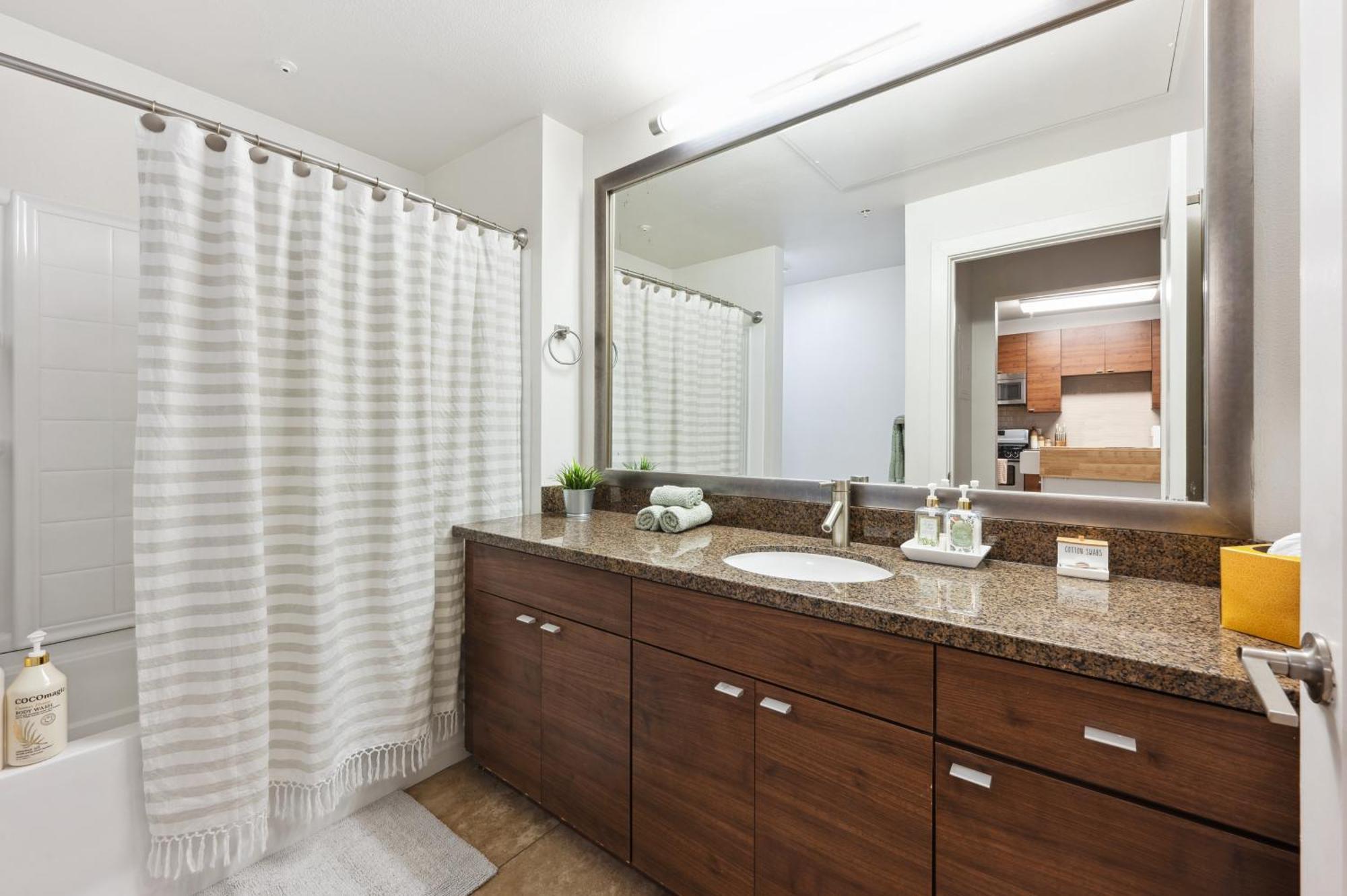 Serene 1bd Getaway In Mdr! Pool And Free Parking