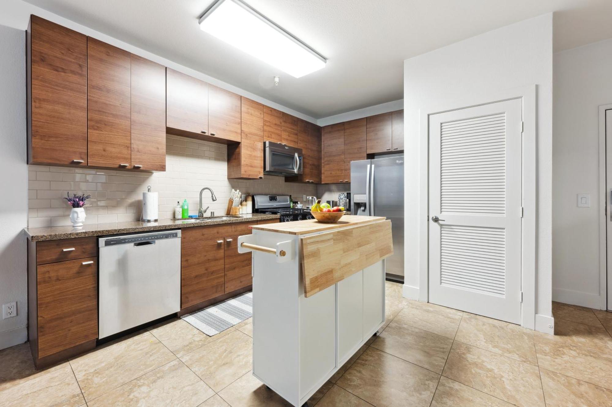 Serene 1bd Getaway In Mdr! Pool And Free Parking Los Angeles